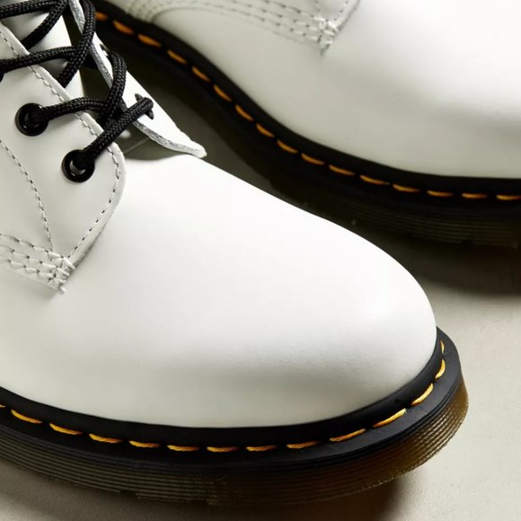 NWT Dr. Martens 1460 8-Eye Boot, Smooth White Leather - Picture 5 of 6